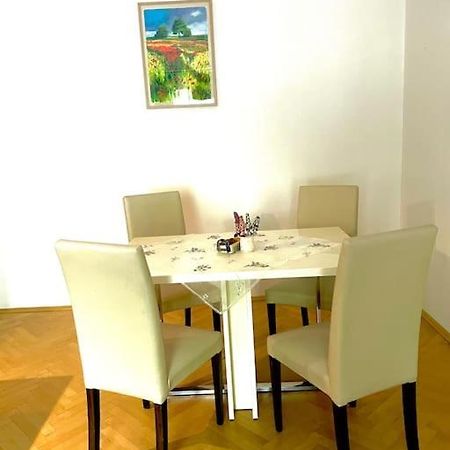 2,5 Izbovy Apartman V Ruzinove S Parkovanim Zdarma Pozsony Kültér fotó
