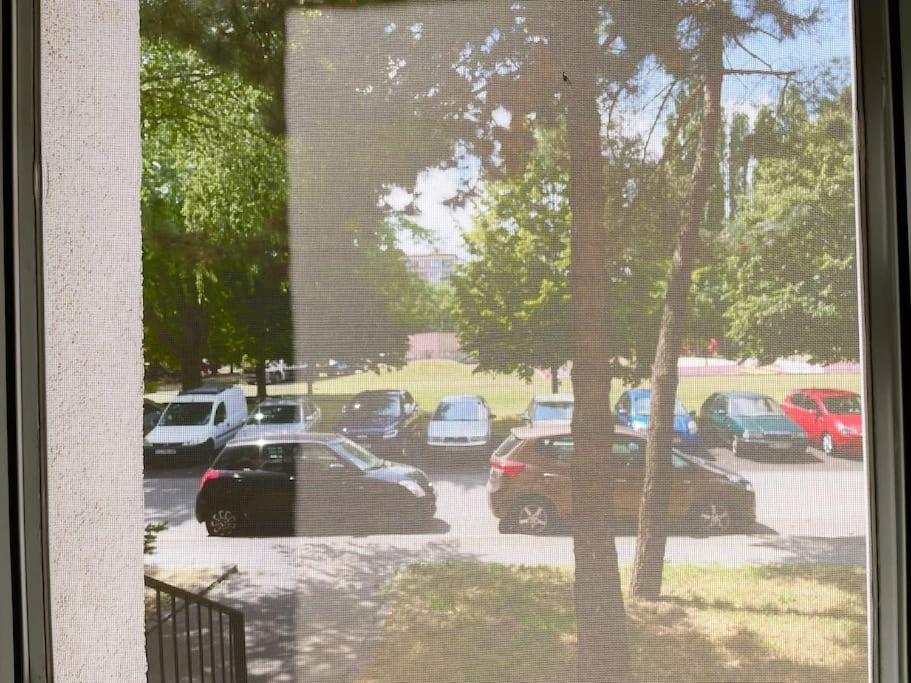 2,5 Izbovy Apartman V Ruzinove S Parkovanim Zdarma Pozsony Kültér fotó