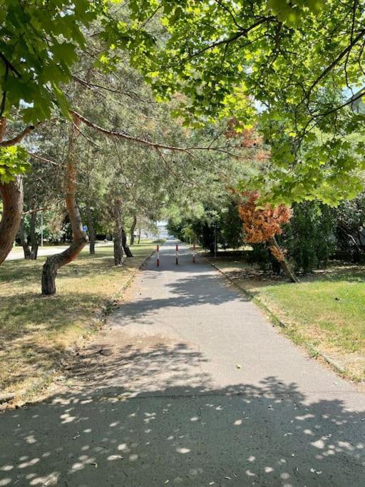 2,5 Izbovy Apartman V Ruzinove S Parkovanim Zdarma Pozsony Kültér fotó